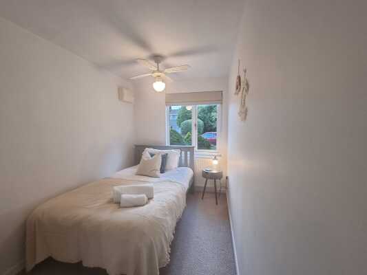 Light and cosy single room