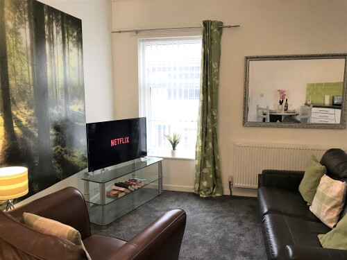 Restful 1-Bedroom flat in St Helens - Modern Apartment with open plan living