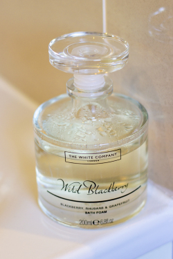 Bathrooms feature luxurious toiletries from The White Company