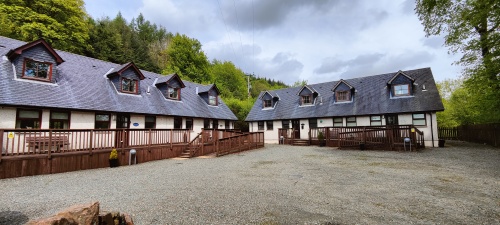 Ben Reoch Cottage - Loch Lomond & Arrochar Alps - Courtyard - Loch Lomond Holiday Lets