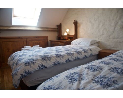 Tyn Cellar cottage bedroom