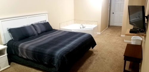 Honeymoon suite, room 2, jetted tub