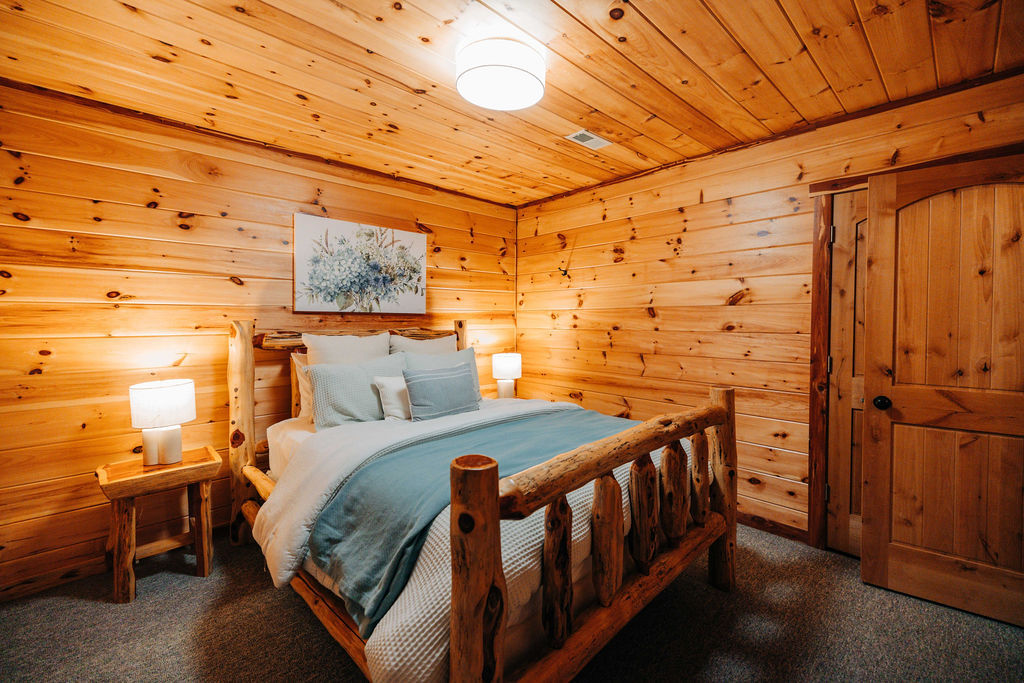 Rustic Cedar Inn | Photo 19