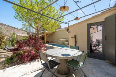 La terrasse et sa table de Jardins 