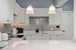 Woodside Cottage - fitted kitchen 