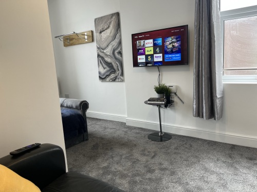 Studio 5 - Stream your favorite show on the Smart TV