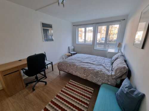 2 Bedroom Apartment in Kentish Town - Master Bedroom 