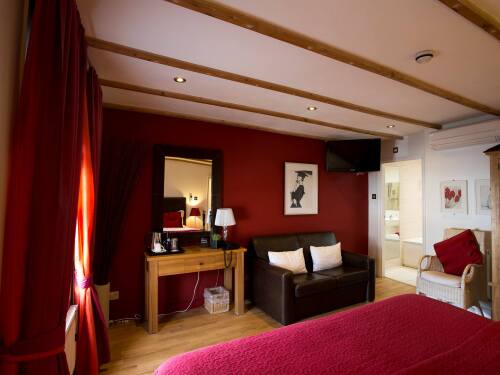 Rosewood Luxury Suite