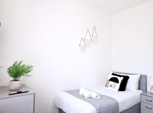 ROOM 3 Single Bedroom