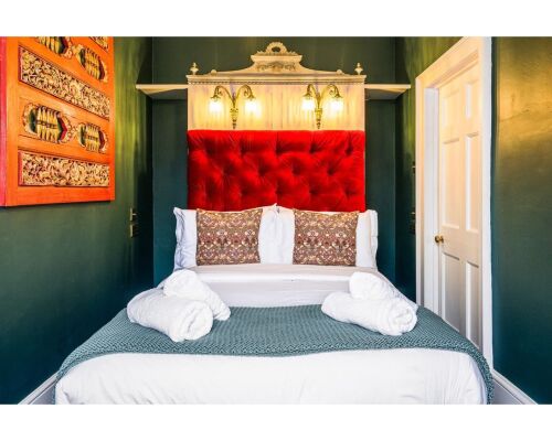 Bedroom 2: Comfy double bed, crisp white linen is included for your stay