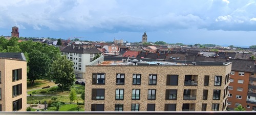 Apartment-Komfort-Eigenes Badezimmer-Balkon