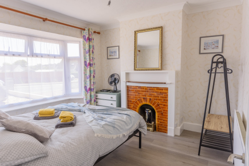 King size bed with space under for a mobile hoist