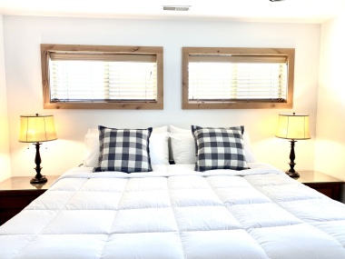 2/2 bedrooms with kings size beds. additional 2 twin beds optional