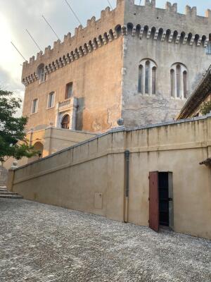 CHATEAU GRIMALDI AU VILLAGE
