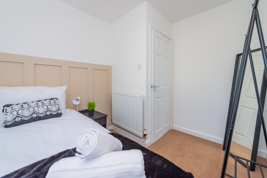 Bedroom 4 - 1 x single bed