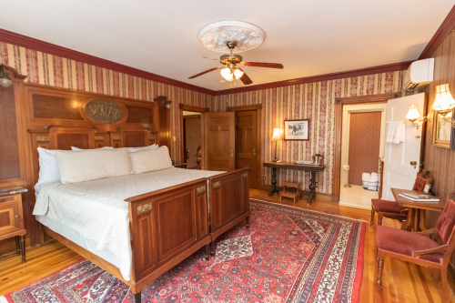 Deluxe King room