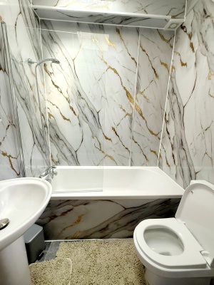 This photo represents the communal bathroom located on the ground floor