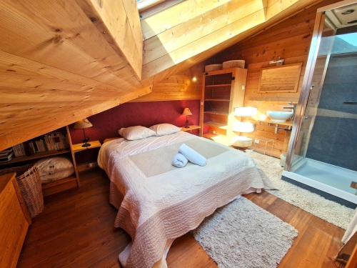 CHAMBRE AVEC DOUCHE