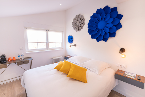 Chambre Double "BIG FLOWERS" Petit Déjeuner compris