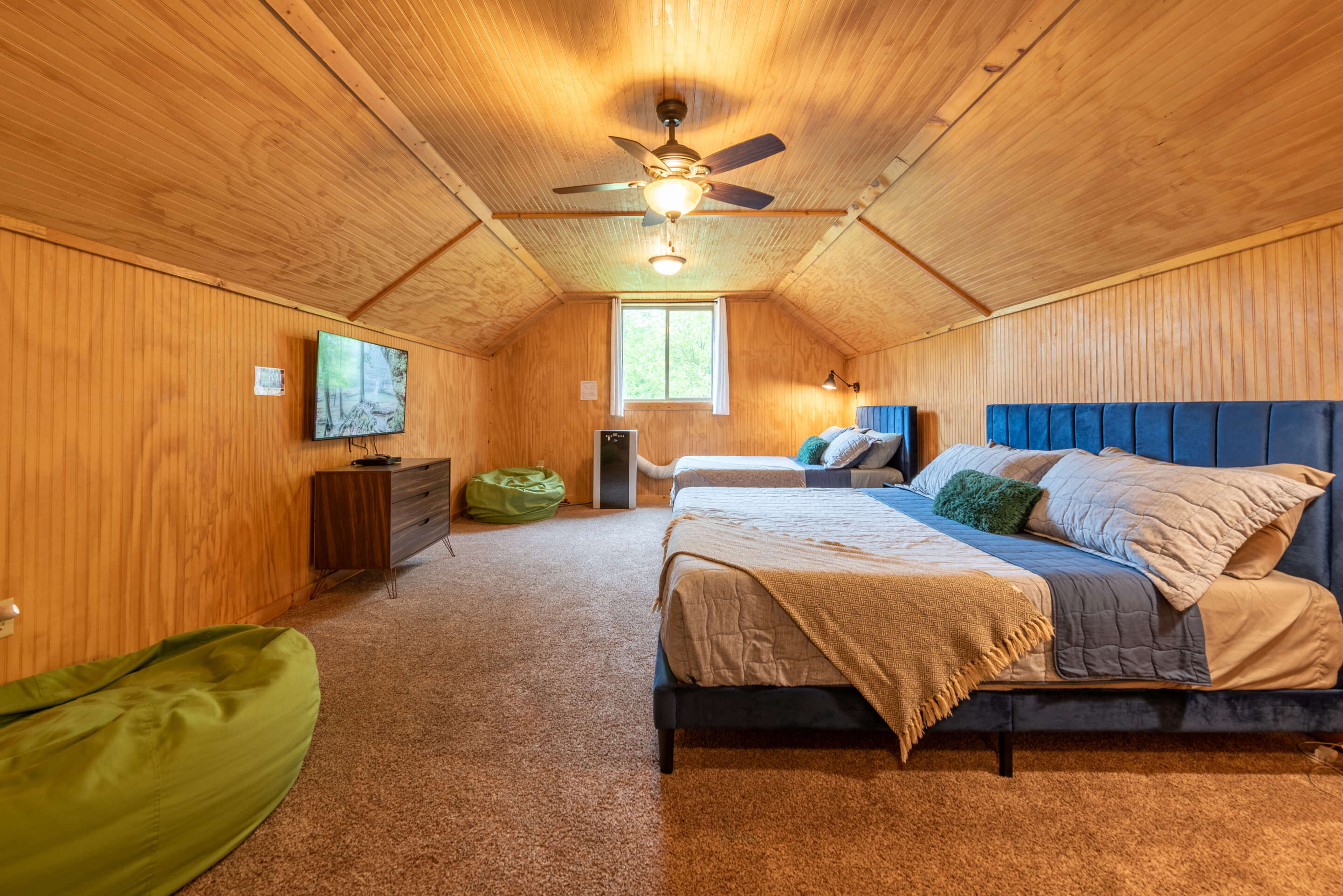 Majestic Lodge | Photo 16