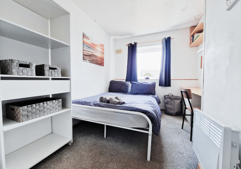 Comfy 3BR Flat on Quiet Street in Wollaton
