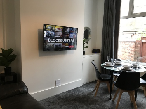 Open Plan Lounge / Dining area