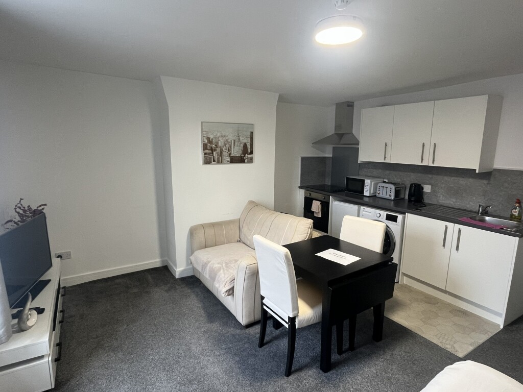 Yarm Town Centre Studio with Living Area