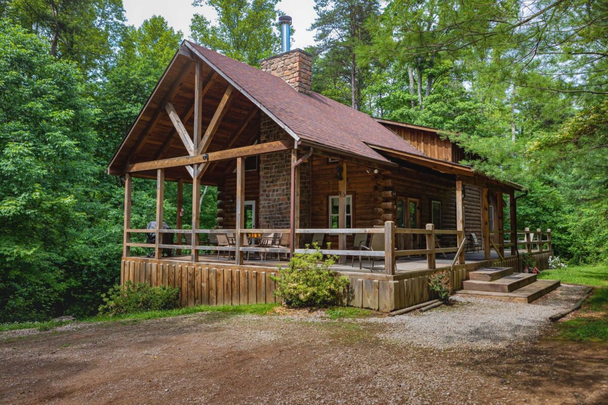 Bear Fork Lodge by Inn & Spa at Cedar Falls Lodges