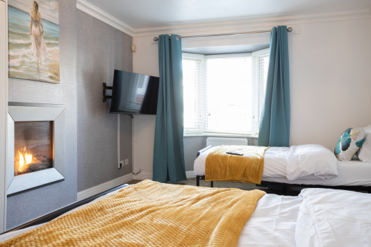 Large Family Room - Bedroom 1