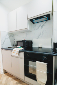ROOM 9