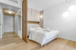 vue sur le lit double de la chambre 