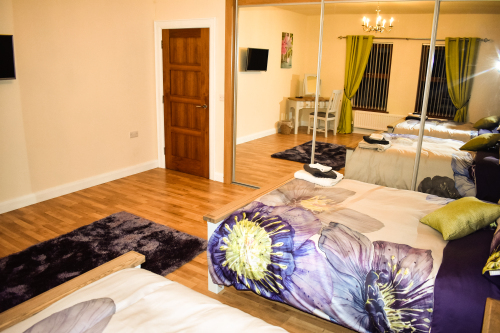 Luxury-House-Whirlpool bath-Mountain View