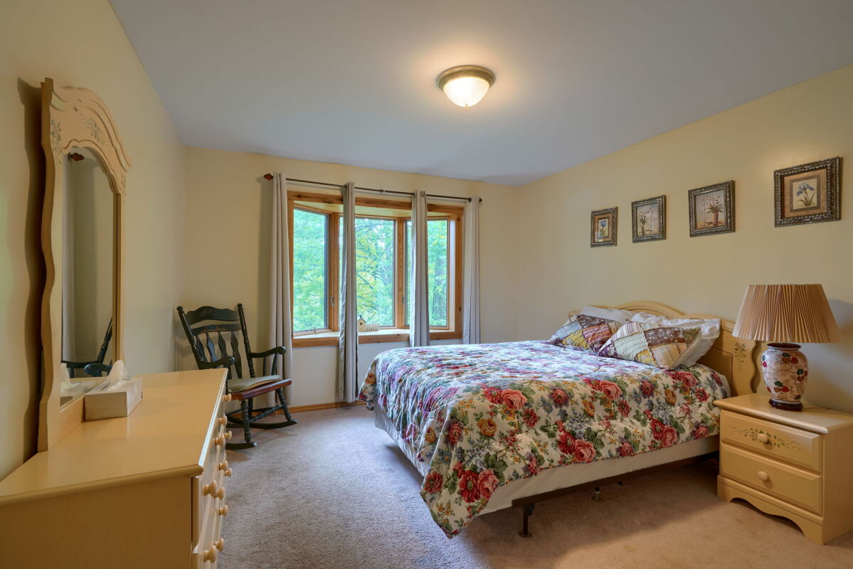 Lakewood Cottage by Venture in Real Estate