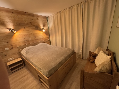 chambre parents - vue d'ensemble