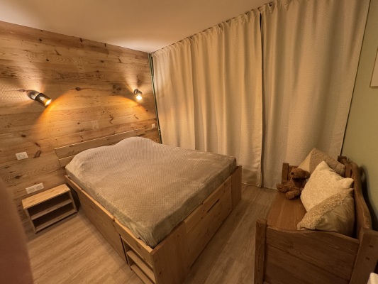 chambre parents - vue d'ensemble