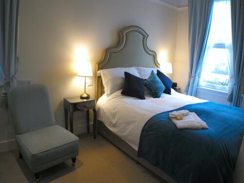 Rm 5 Luxury King Room Double 