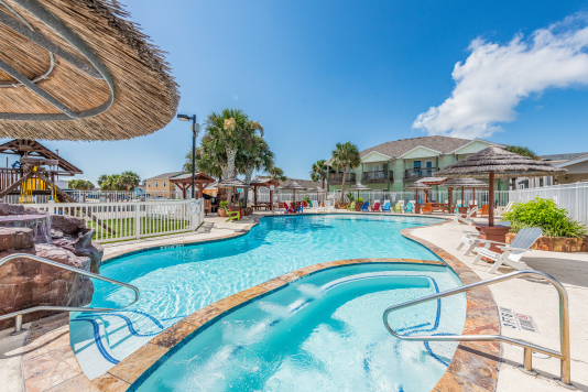 Larger pool (this is the cooluzi)