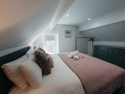 Double bedroom 4