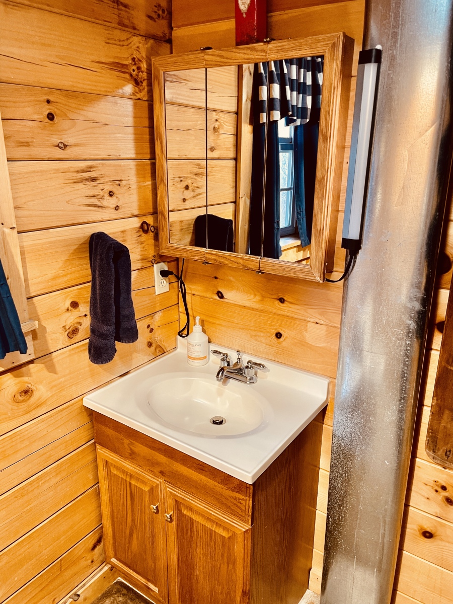 Kick Back Ridge Cabins Glory Days by Kick Back Ridge Cabins