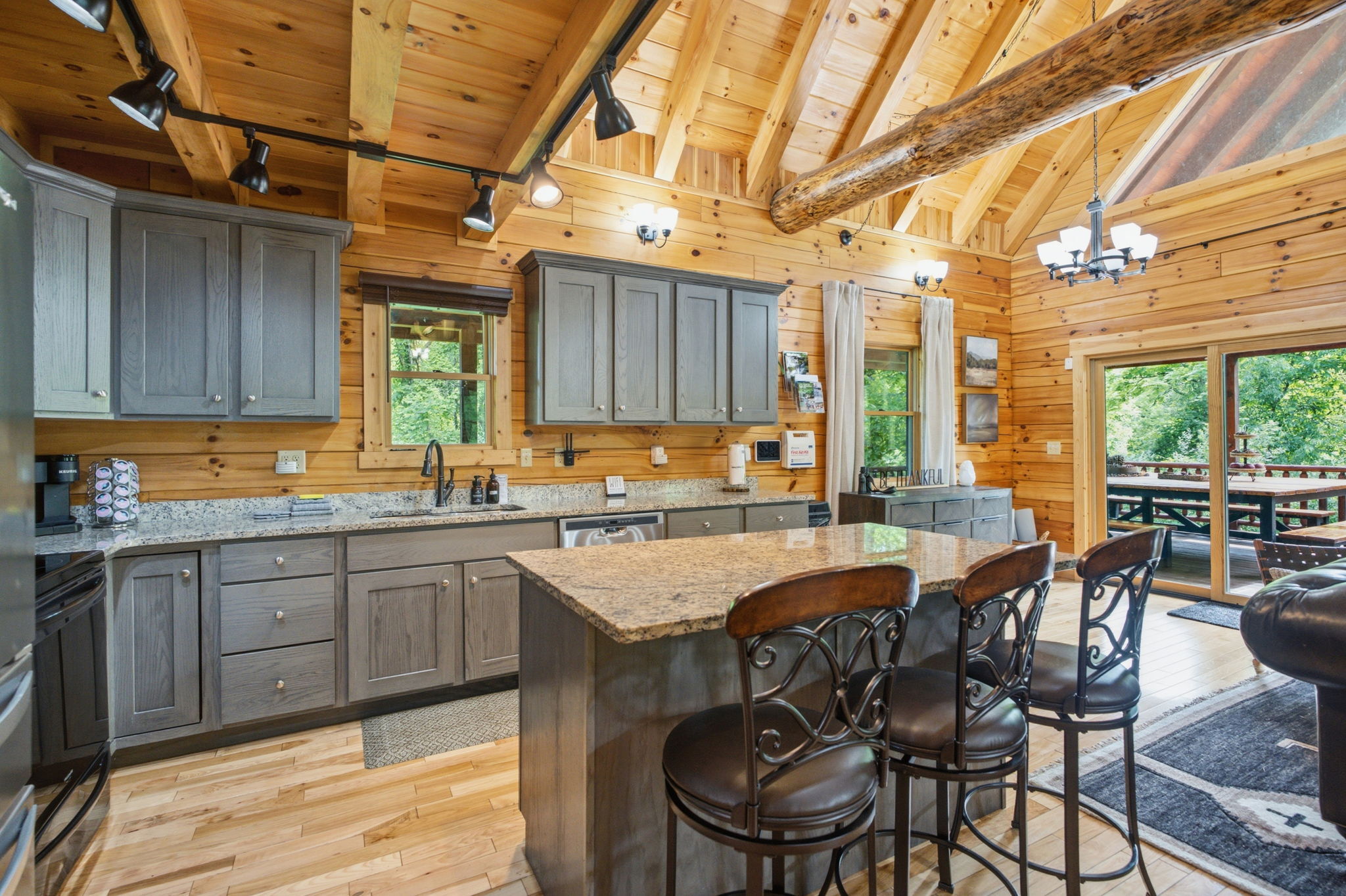 Firefly Hollow Lodge | Photo 4