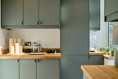 Fully equipped luxury kitchen with sleek, modern finishes