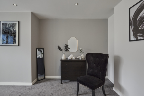 Enjoy a restful stay in this well-appointed double bedroom, ideal for couples or solo travellers.