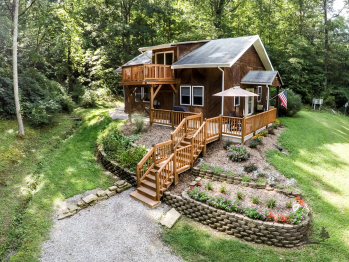 The Cottage at Marsh Hollow - The Cottage in spring