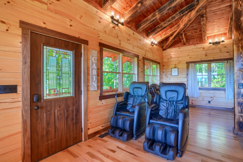 Twin Massage Chairs, Soaring Eagle Luxury Treehouse