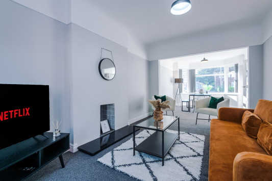 Open plan - Living room and dining area