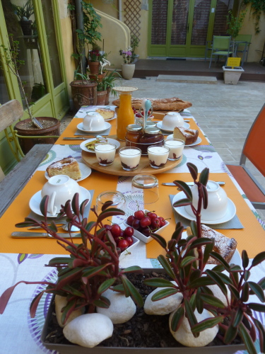 PETIT-DEJEUNER EXTERIEUR