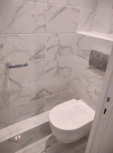 toilettes suspendues et indépendantes