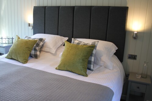 Gillan Room superking bed