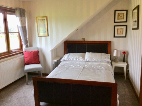 guest bedroom with en suite