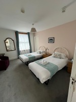 Spacious twin en-suite room